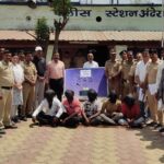 बुलढाणा पोलिसांची धडाकेबाज कारवाई; सिनेस्टाईल पाठलाग करून ५ दरोडेखोरांना ठोकल्या बेड्या…