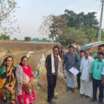 भरोसा येथे अरुंद पांधन रस्त्यामुळे मक्याची ट्रॉली पलटी; शेतकऱ्याचे लाखो रुपयांचे अतोनात नुकसानमुख्य वहिवाट बंद केल्याने उद्भवले संकट; महसूल विभाग घटनास्थळी दाखल, शासकीय दाव्यांचा उडाला फज्जा…